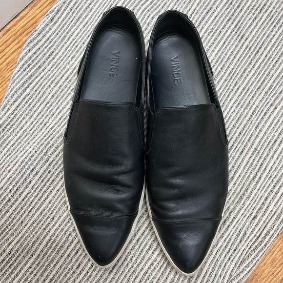 Vince Women's Black 'Paeyre' Pointy Toe Slip-On Leather Sneaker - Picture 2 of 8